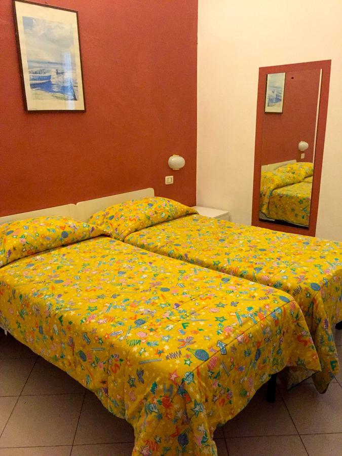 Albergo Ape Elbana Portoferraio Bagian luar foto